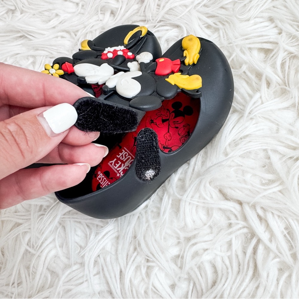Mini Melissa | Kissing Mickey & Minnie Toddler Shoes - Picture 7 of 10
